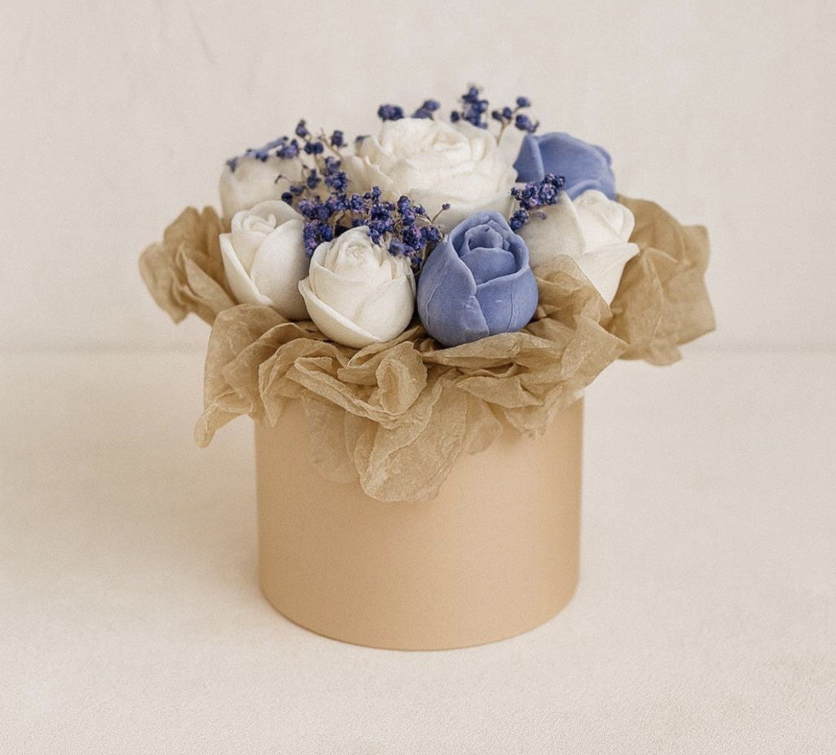 Blue & White Candle Bouquet / Ramo de Velas Azul y Blanco — Florece